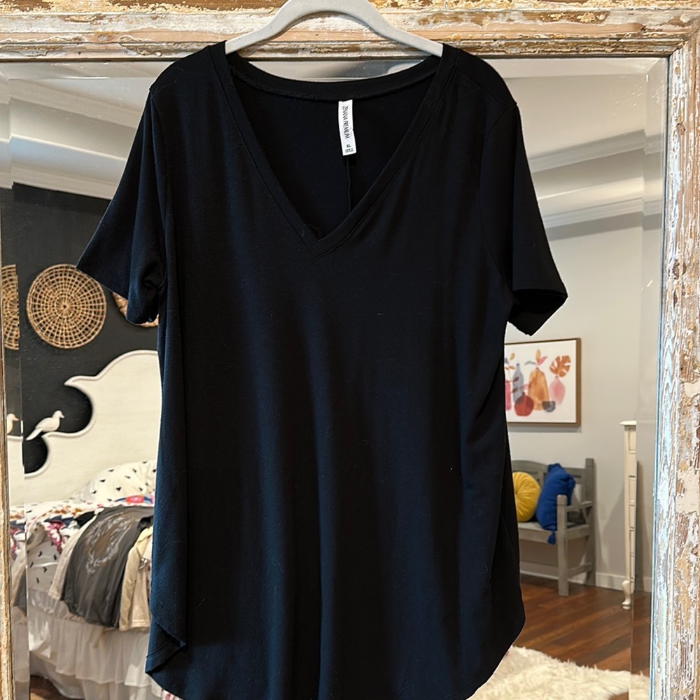 Zenana black tshirt